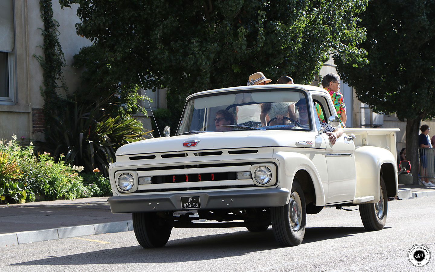 Ford F-100