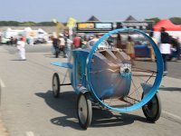 Leyat?  Une voiture à hélice, ça roule !