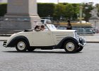 Peugeot 401 cabriolet  Peugeot 401 cabriolet, 10ème traversée de Paris estivale, 30 juillet 2017