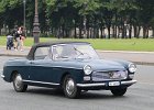 Peugeot 404 cabriolet  Peugeot 404 cabriolet, traversée de Paris, 25 juillet 2021