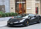 Ferrari 296 GTB 2025, Traversée de Paris hivernale, 25 janvier 2026